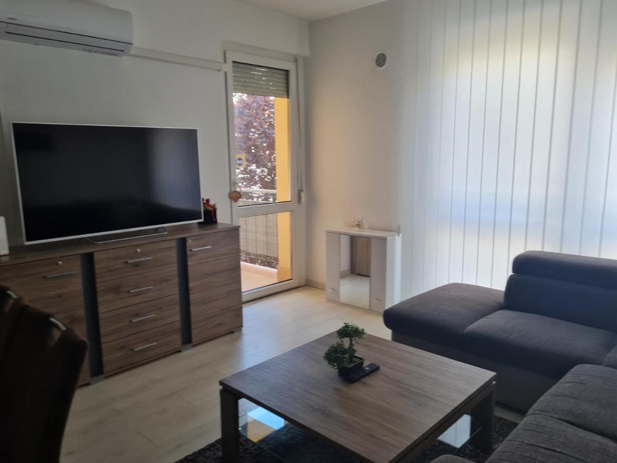 شقة Urban Apartman ميسكولك المظهر الخارجي الصورة